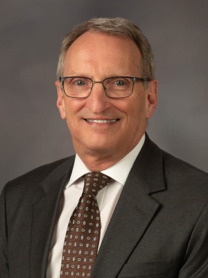 Headshot of Dr. Scott Stringer