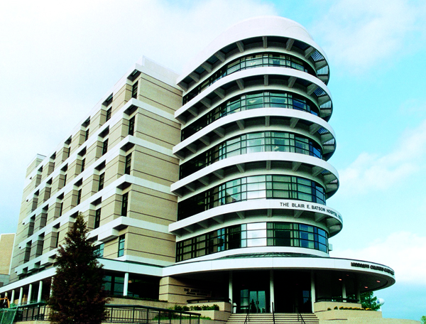 Batson Children's Hospital shortly after completion. Floors six and seven, which comprise the surgical suite, were added later.