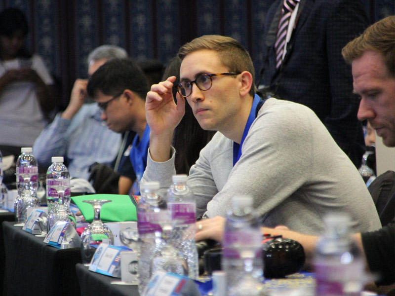 Alex Mullen prepares himself for record-breaking feats of memorization before an IAM event. (Photo courtesy of Idriz Zogaj)