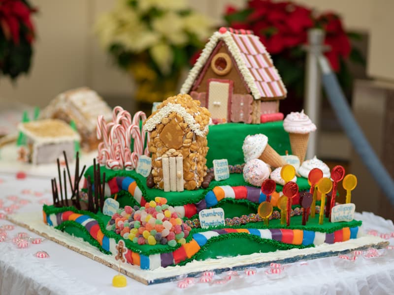 Gingerbread-Houses-20191212-12.jpg