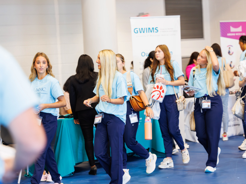 First-year dental students participate in a student organization fair at the Norman C. Nelson Student Union. Melanie Thortis/ UMMC Communications