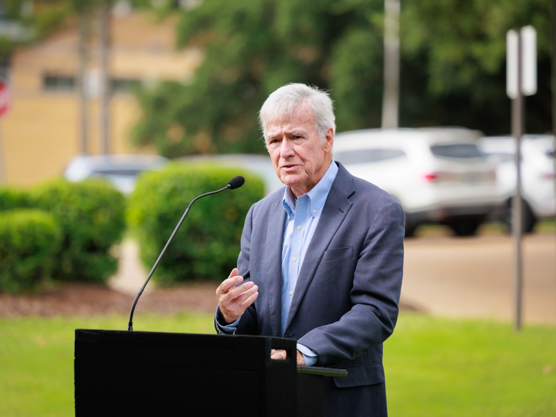 James H. Eley, principal of EGH Architects, tells about the design of the new UMMC School of Nursing. Joe Ellis/ UMMC Communications