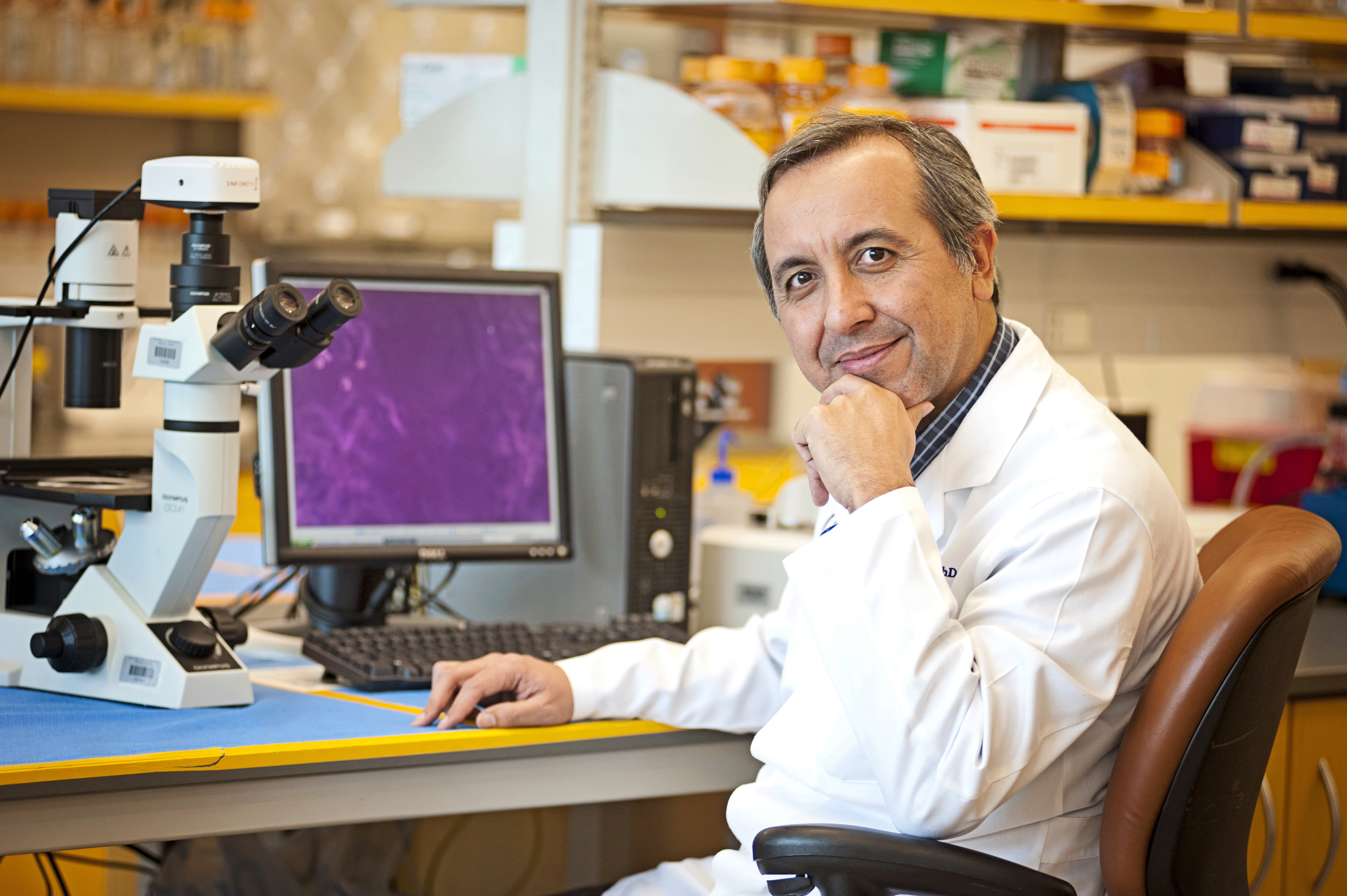 Dr. Christian Gomez