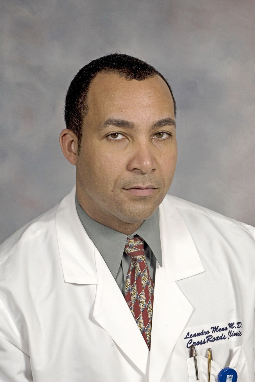 Dr. Leandro Mena