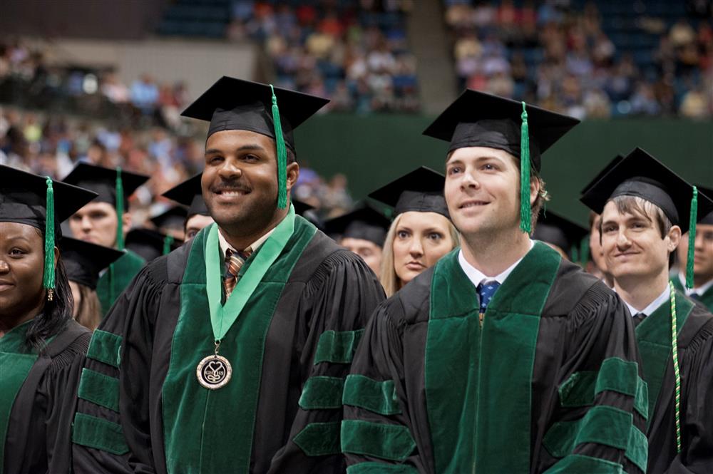 In largest commencement ever, UMMC confers 846 degrees to healthcare
