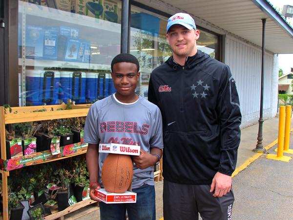 Batson Children’s Hospital patient surprised by former Ole Miss quarterback