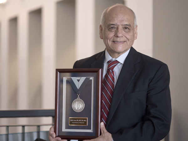 Correa with his 2015 Platinum Award