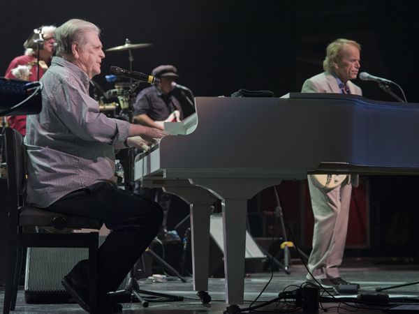 Brian Wilson plays to ‘Shut Down’ Alzheimer’s