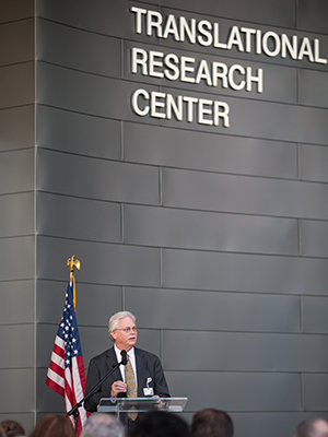 Summers helps dedicate the $50 million, 124,852 square-foot Translational Research Center during a November 10, 2017 ceremony.