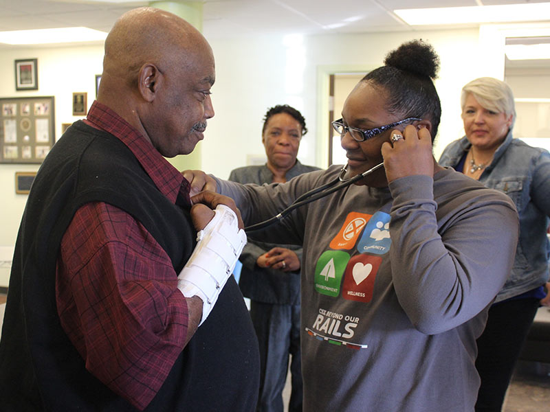 Heartfelt reunion: Organ recipient, donor's daughter finally meet