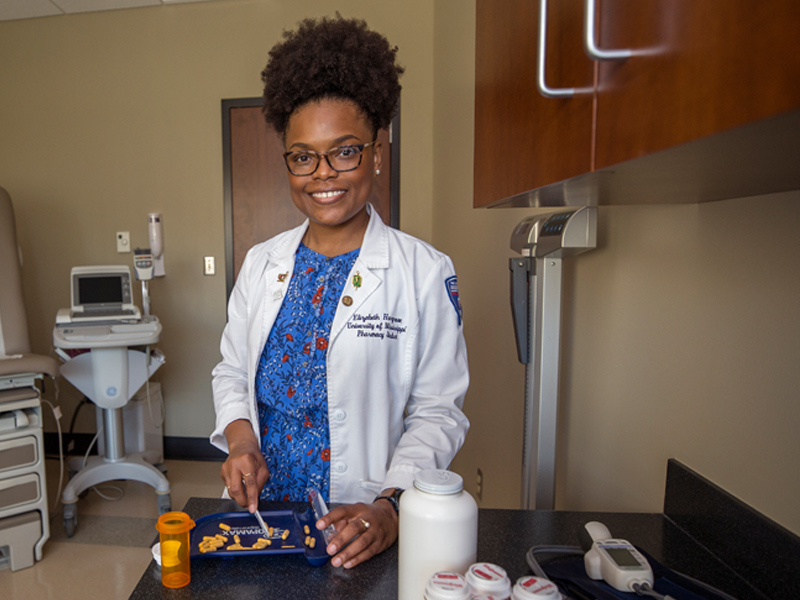 #UMMCGrad18: As technician, pharmacy graduate learns profession first