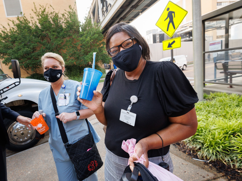 Administrative assistant MaChandra Forest-Wilder received a happy Thursday during Employee Appreciation Week. Joe Ellis/ UMMC Communications