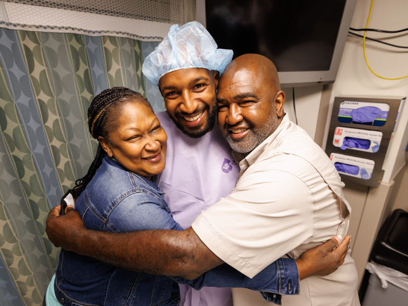 UMMC's landmark 3,000th transplant: Only child gives mom a kidney -  University of Mississippi Medical Center