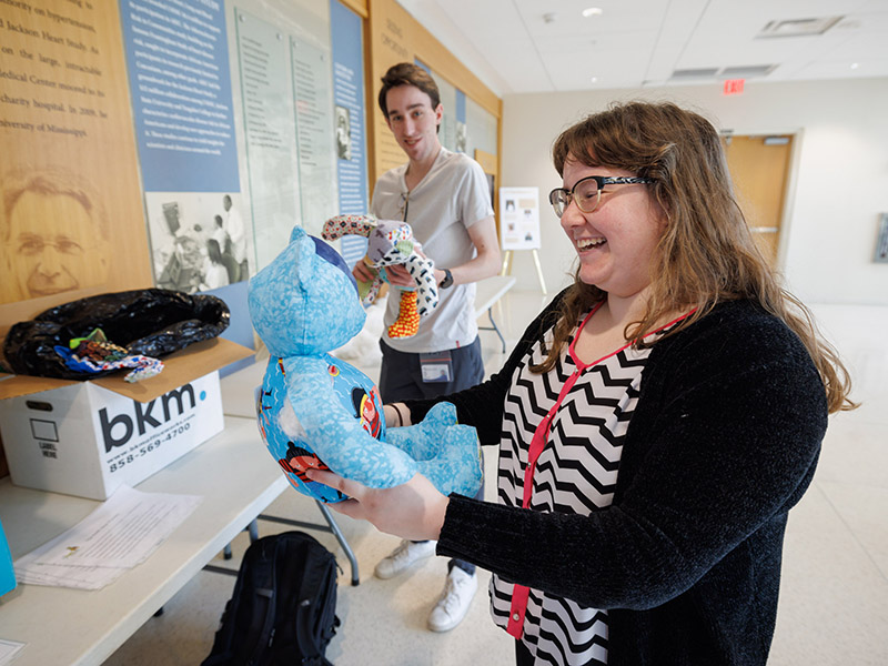 Students stirred to learn more about 'the origin of everything' -  University of Mississippi Medical Center