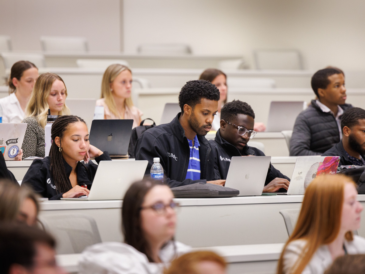 Medical students, shown here during M3 Boot Camp, can choose from more than 21 medical and surgical residency programs at UMMC. An American Medical Association specialty guide lists 186 specialties. Joe Ellis/ UMMC Photography