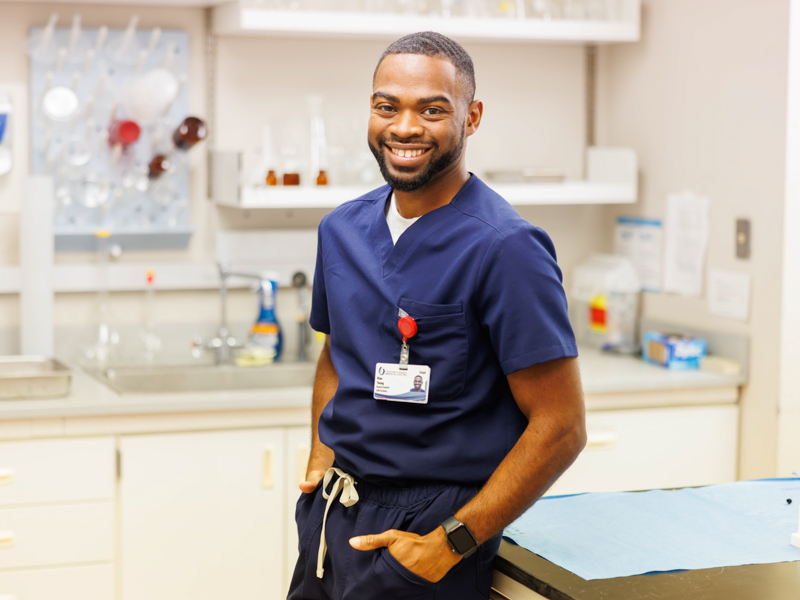 Research assistant Rian Young studies the relationship between insufficient sleep and methamphetamine addiction, including how sleep disruption may contribute to drug use and relapse. The research aims to identify new treatments that address addiction and related sleep problems.