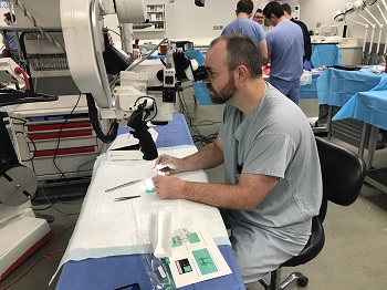 UMMC dentist practices microvascular bioskills